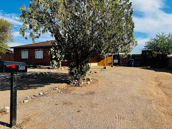2nd image of 5618 E Calle Silvosa