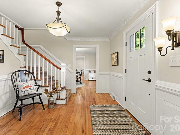 3rd image of 607 Anderson Ave