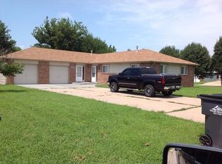 1449 Shelly Dr, Mulvane, KS 67110