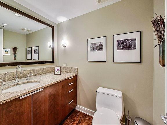 5th image of 680 N Lake Shore Dr APT 1508