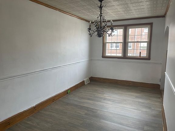 3rd image of 2815 Longshore Ave
