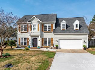 230 Pond View Ln, Fort Mill, SC 29715