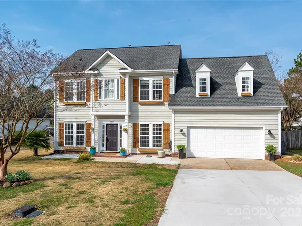 230 Pond View Ln, Fort Mill, SC 29715