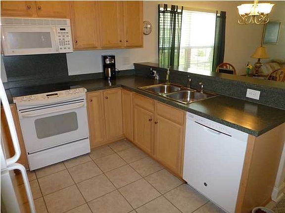 5th image of 110 Venezia Ct