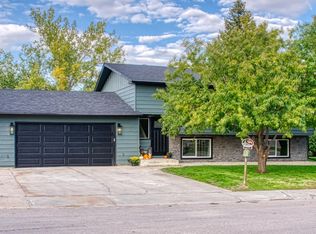 1500 Cimarron Dr, Gillette, WY 82716