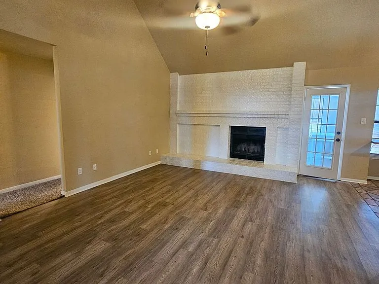 700 Racquet Ct — Photo 16