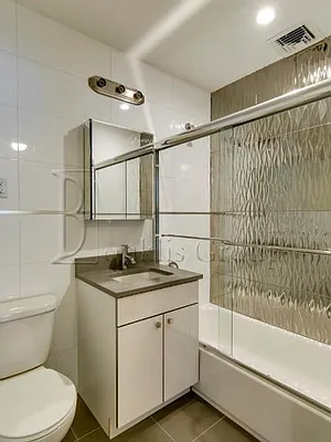 Rented by Bouklis Group | media 26