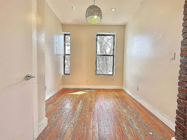 1170 Halsey St #19 — Photo 6