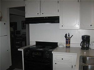5th image of 160 Sherburn Dr