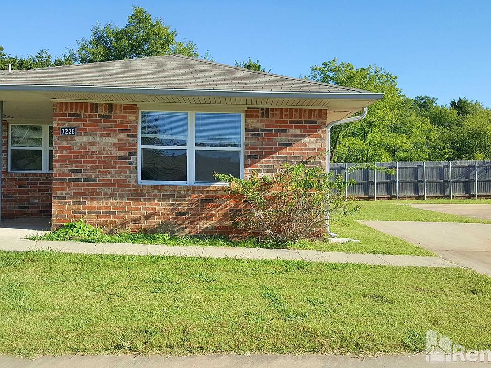 2nd image of 322 S Clarady