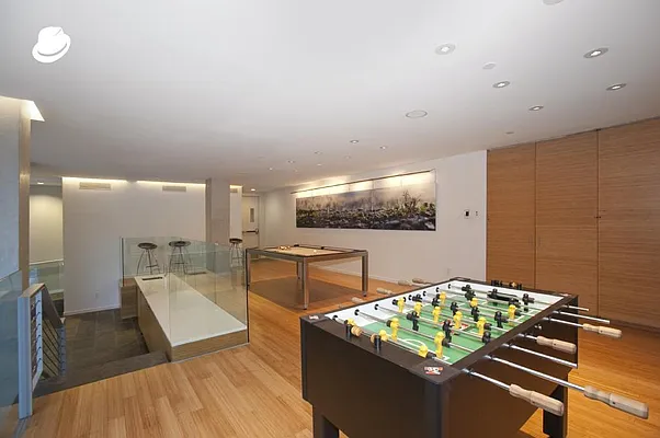Rented by Level Group | media 5