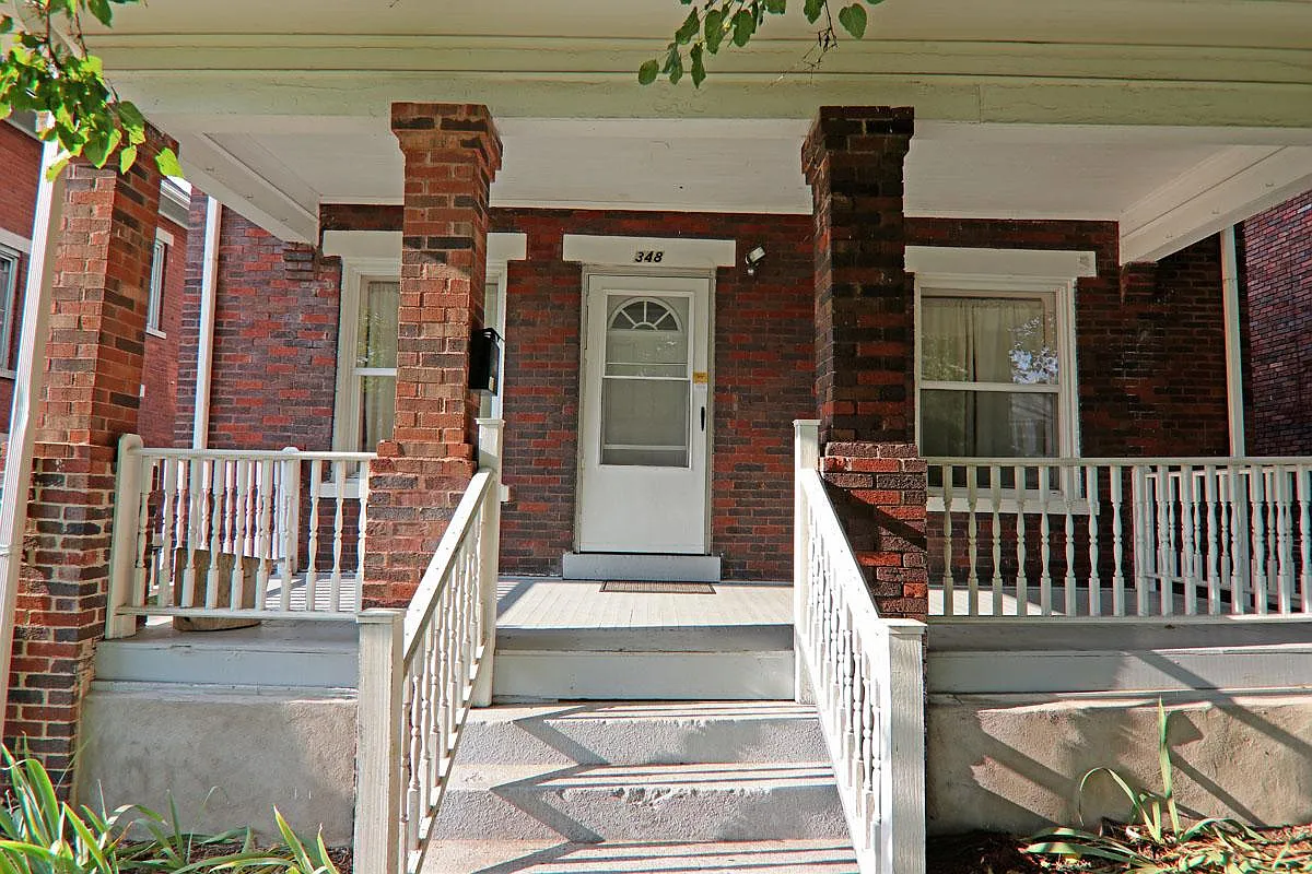 6 bed, 2.5 bath, 2400 sqft, $4,000 — Photo 1