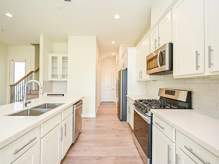 1106 Fuschia Rd — Photo 8