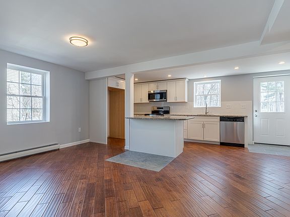 5th image of 33 Linden Street