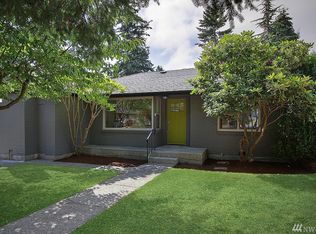 3701 SW 106th St, Seattle, WA 98146
