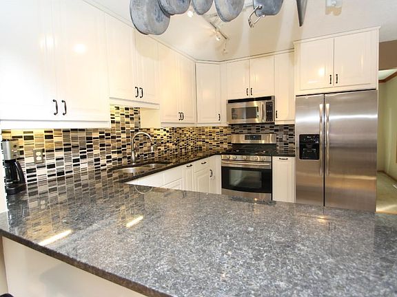 4th image of 905 Southwind Dr