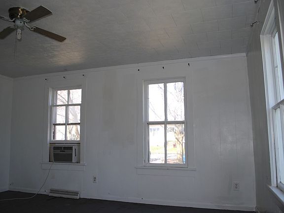 5th image of 112 N Jefferson St
