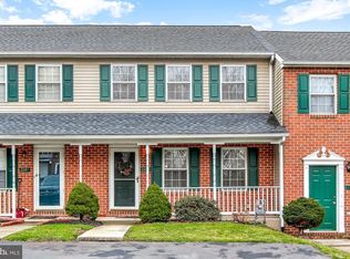 2247 N Point Dr, York, PA 17406