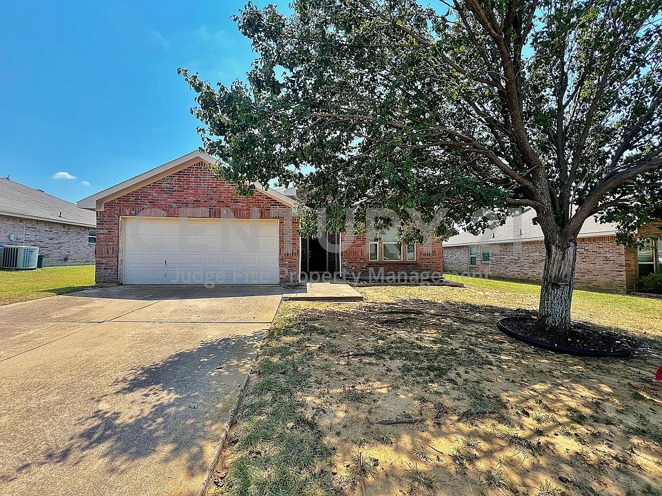 1st image of 2605 Castle Pines Dr