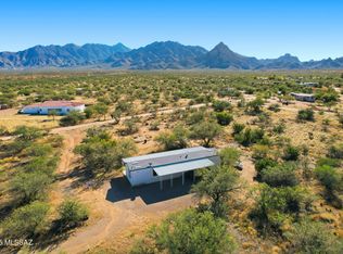225 W Hawk Way, Amado, AZ 85645