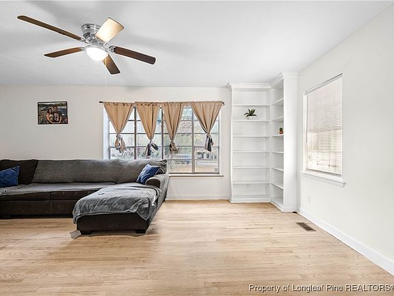 5th image of 1302 Calla Cir