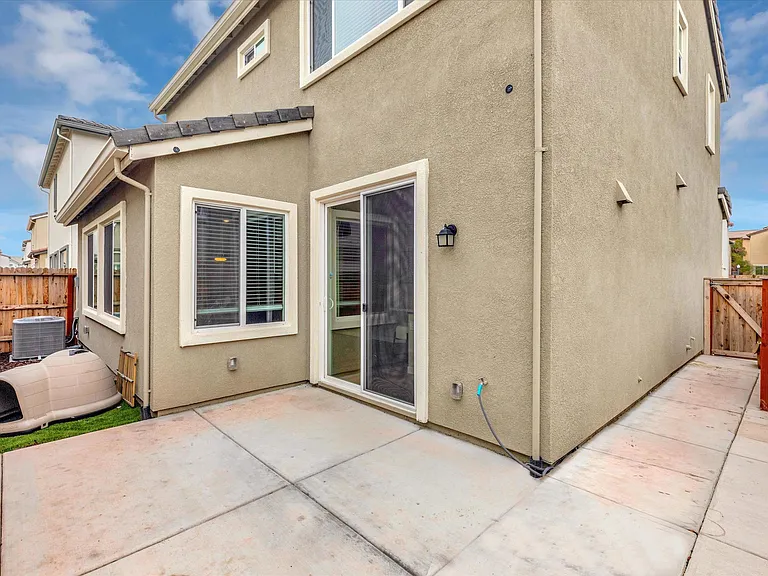 1618 Pagoda Ln — Photo 34
