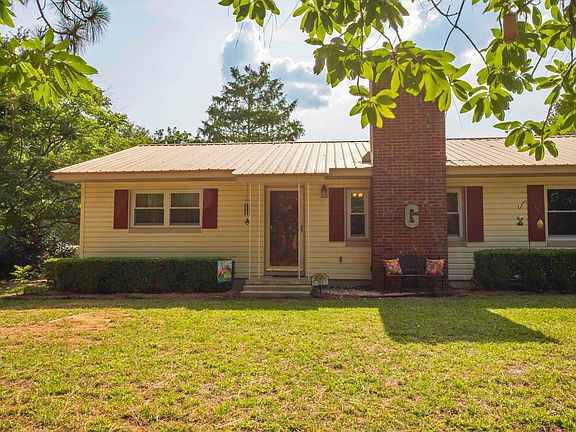 2nd image of 3103 NE Juniper Dr