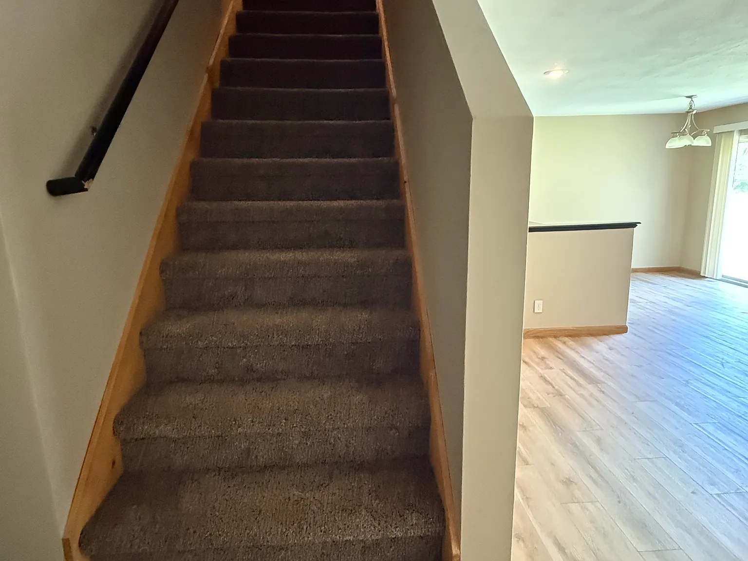 3 bed, 2.5 bath, 1689 sqft, $1,500 — Photo 3