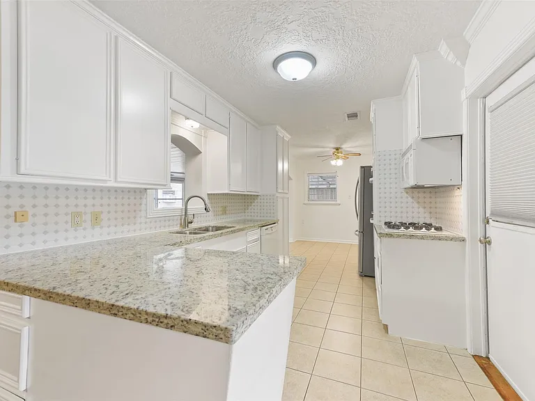 10515 Eddystone Dr — Photo 10