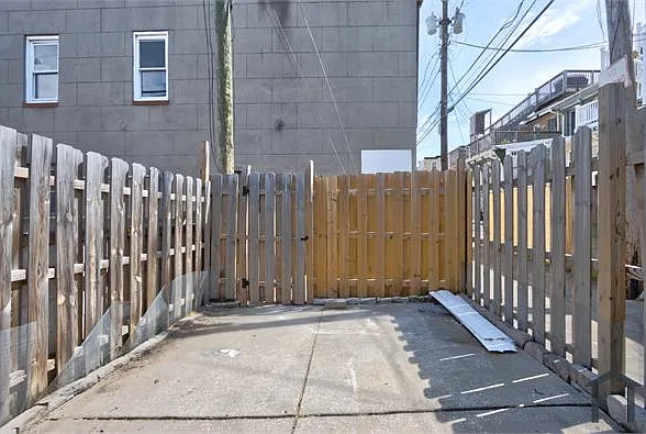 1 N East Ave — Photo 32