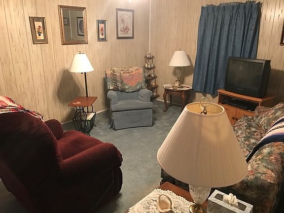 2nd image of 896 Crestline Dr