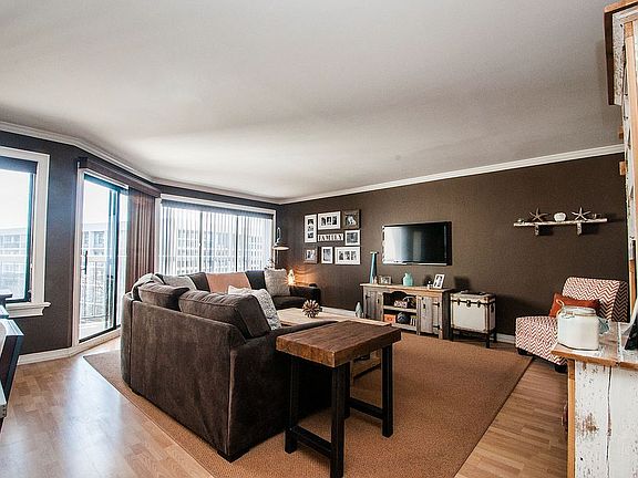 2nd image of 100 High Point Dr APT 614