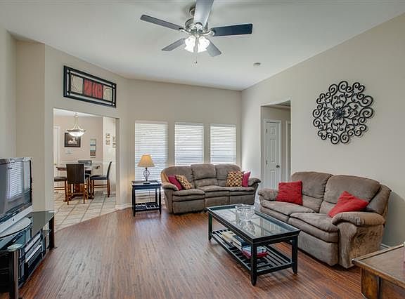 4th image of 2737 Hyacinth Dr