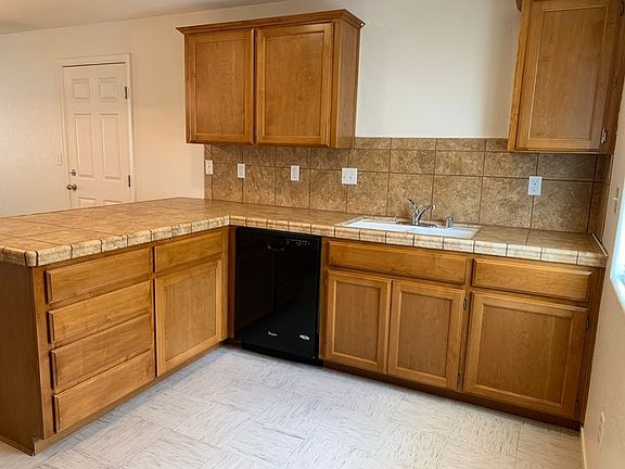 5th image of 2120 W Lark Ave