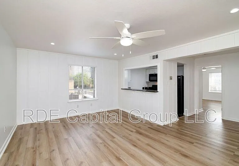 2816 Throckmorton St #7 — Photo 4
