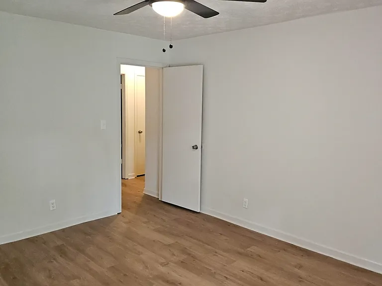 490 S Jeff Davis Dr #B — Photo 26