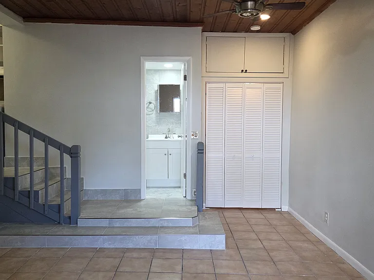 311 SW 12th Ct — Photo 6