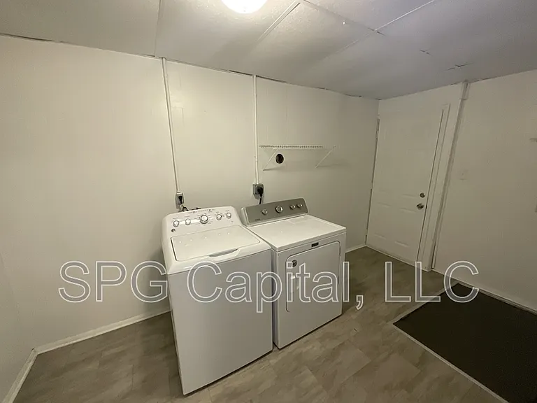 325 Lincoln St — Photo 8