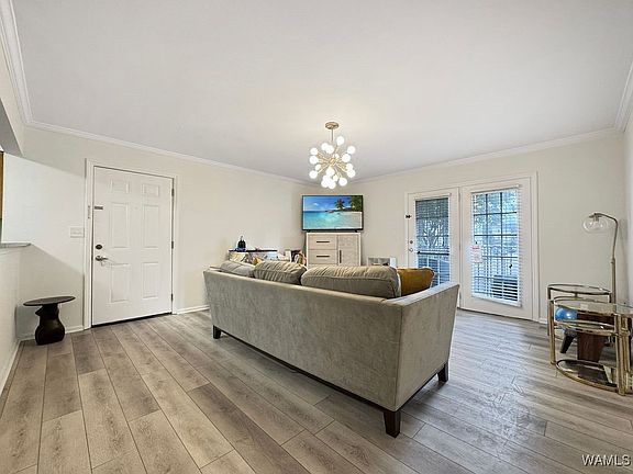 4th image of 120 15th St E APT 304