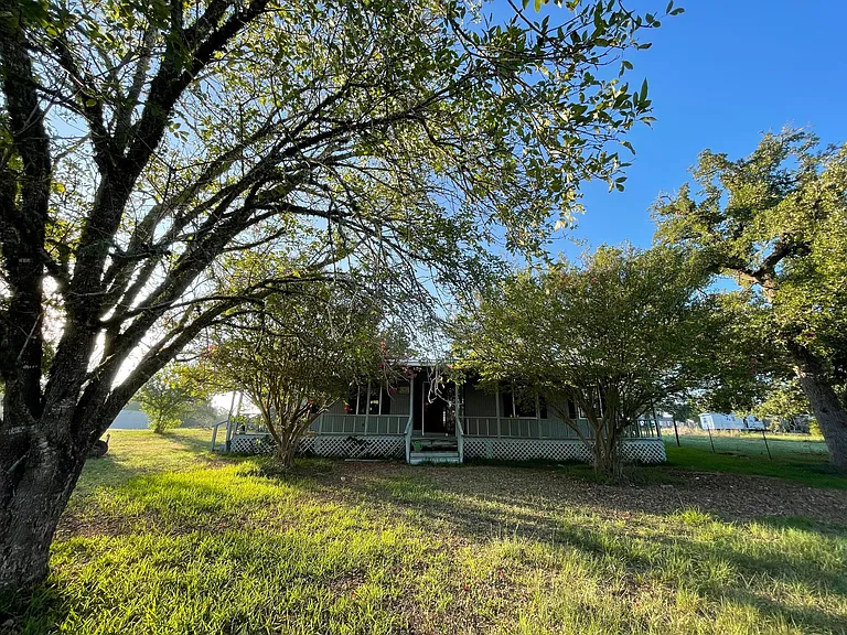 6092 FM 180 — Photo 8