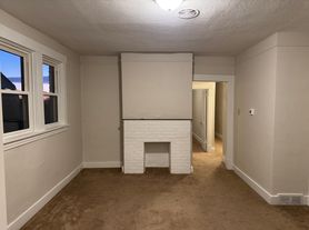 1709 New Haven Ave, Pittsburgh, PA