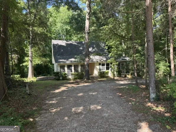 182 Arthur St, Hartwell, GA 30643