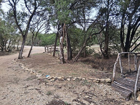 4th image of 536 Wright Dr