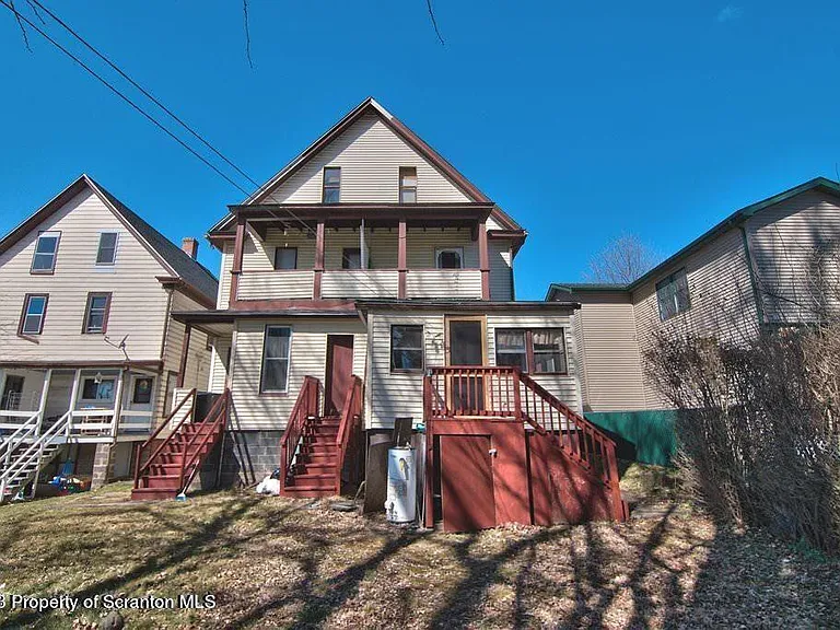 1418 Capouse Ave — Photo 4