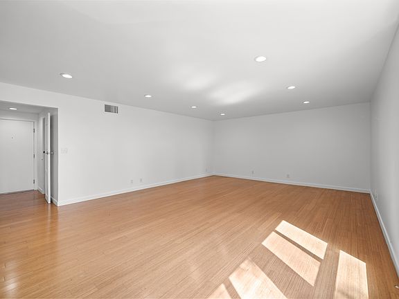 3rd image of 4407 Francis Ave APT 307