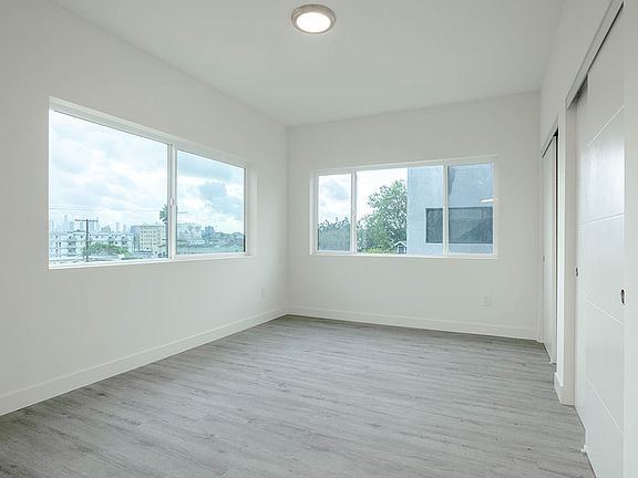 2nd image of 4806 Elmwood Ave