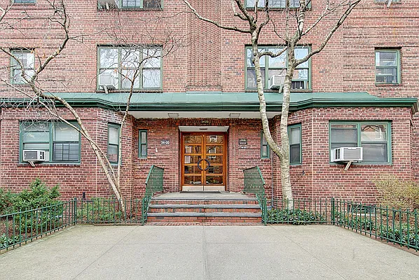 Sold by Akam Sales and Brokerage | media 15