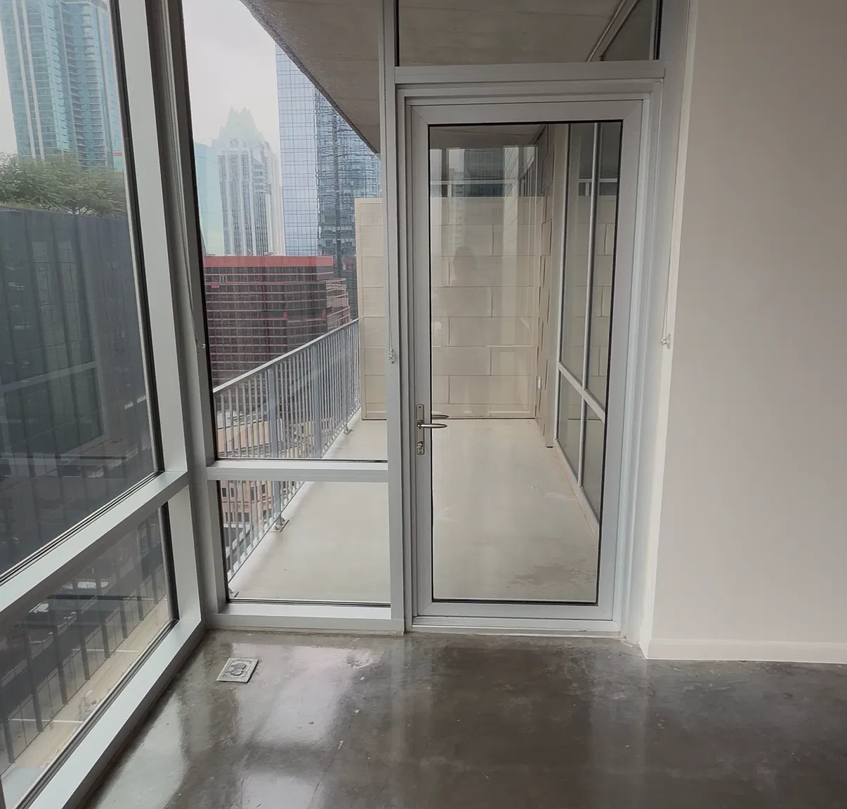 2 bed, 1380 sqft, $5,068 — Photo 3