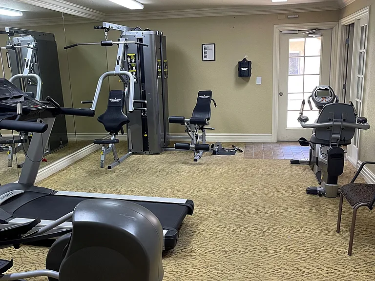 Crystal Pointe — Photo 9