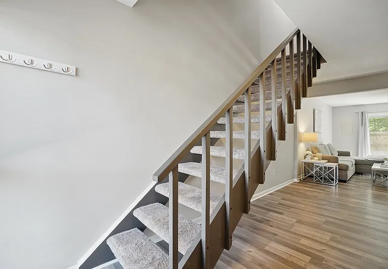 5009 Ashforth Ct — Photo 2